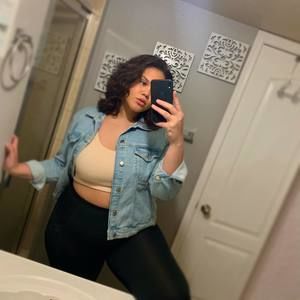 Meet your Posher, Alejandra